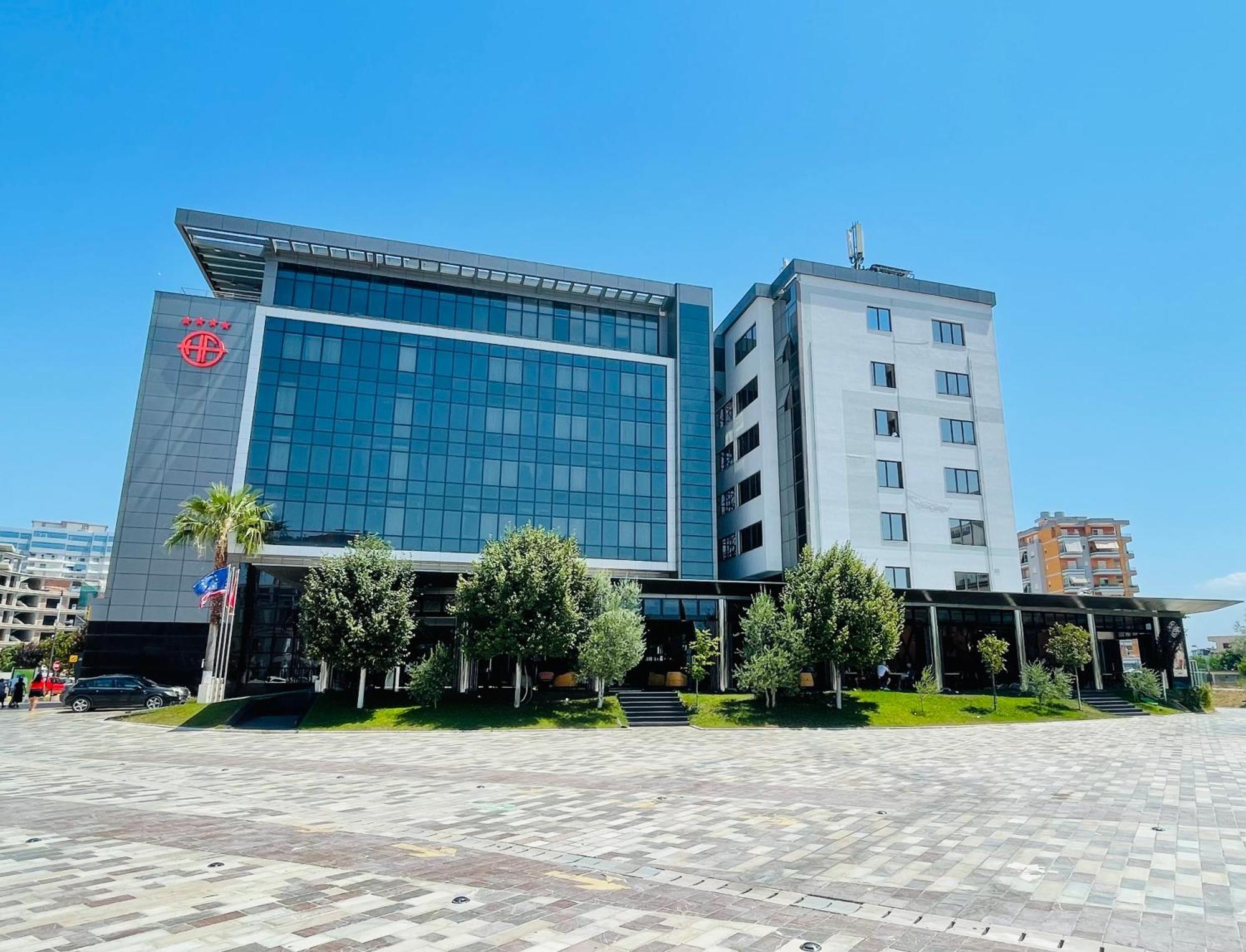 Hotel Fieri Екстериор снимка