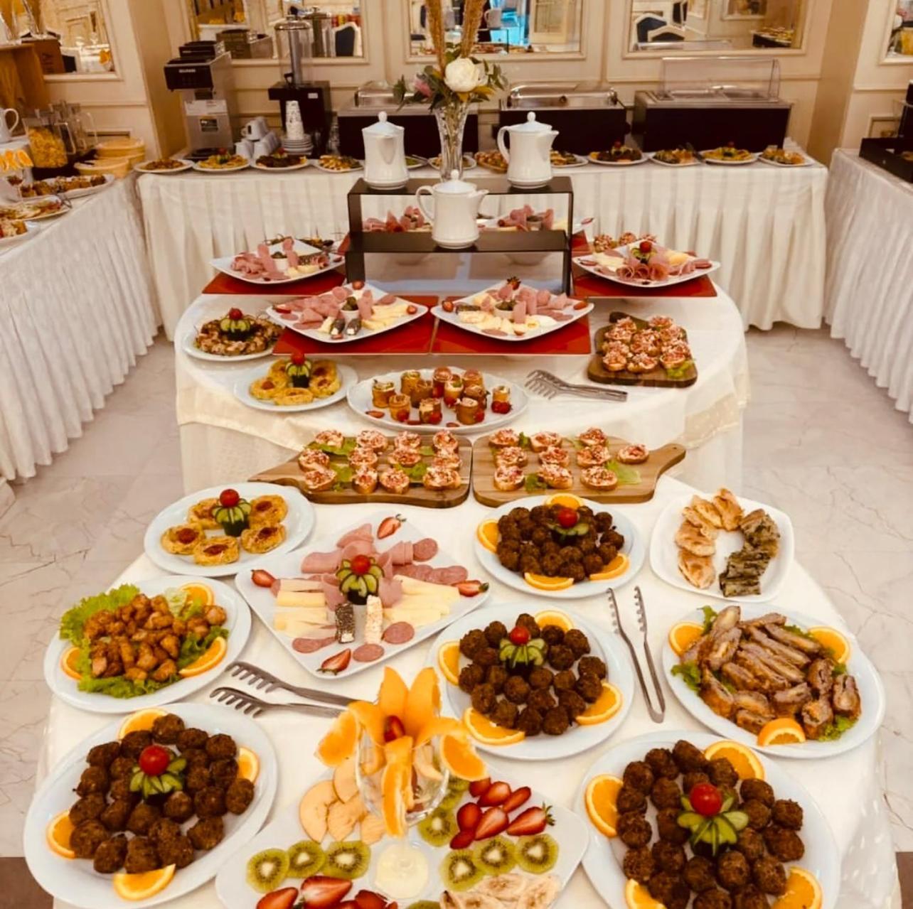 Hotel Fieri Екстериор снимка