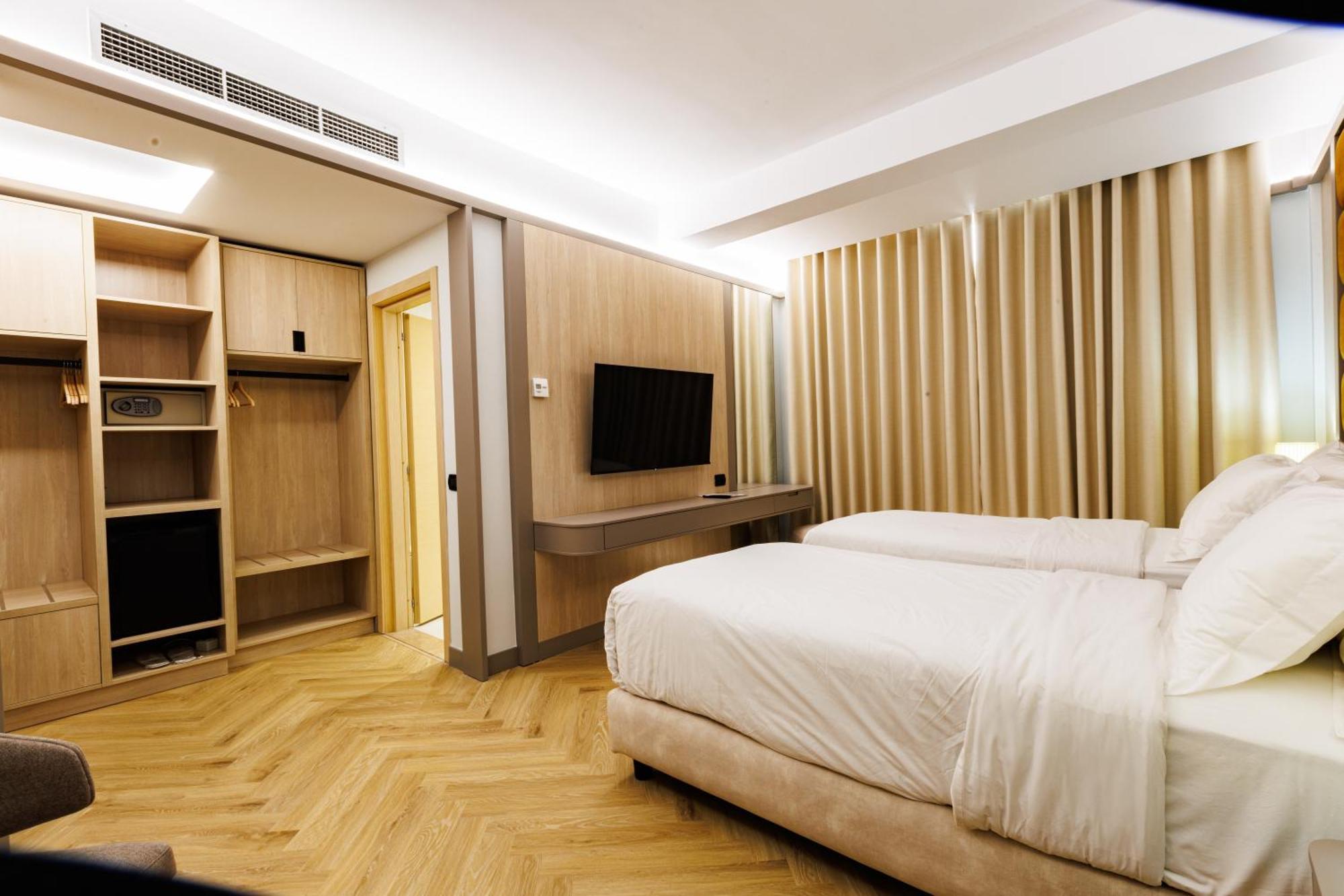 Hotel Fieri Екстериор снимка
