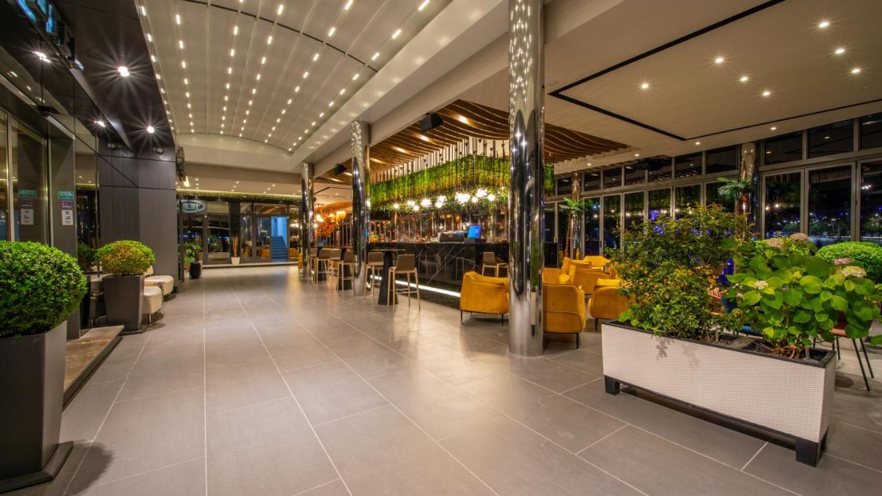 Hotel Fieri Екстериор снимка