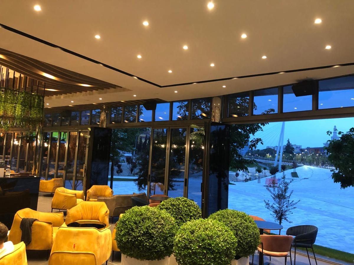 Hotel Fieri Екстериор снимка