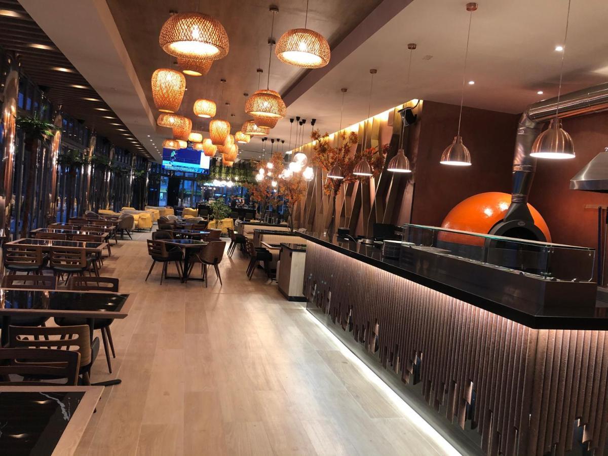 Hotel Fieri Екстериор снимка